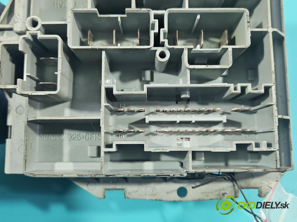 Peugeot Boxer I 1994-2006 2.2 hdi 101 hp manual 74 kW 2179 cm3 5- skříňka pojistková 1332044080 (Pojistkové skříňky)