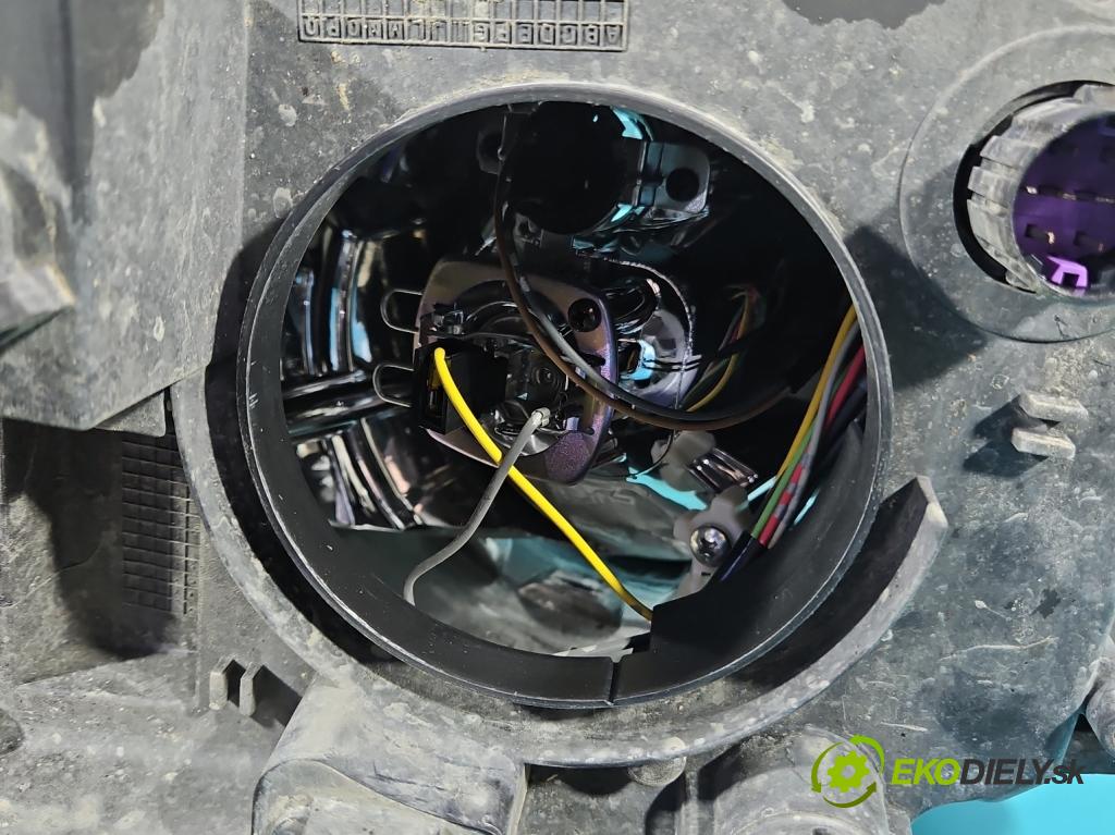 Fiat Doblo II 2010- 1.6 JTD 101 HP manual 74 kW 1598 cm3 5- Reflektor: pravý 51810671 (Pravé)