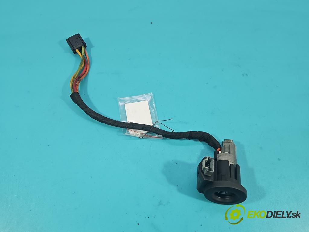 Renault Thalia I 1998-2009 1.4 8V 75 HP manual 55 kW 1390 cm3 4- Spínačka  (Spínacie skrinky a kľúče)