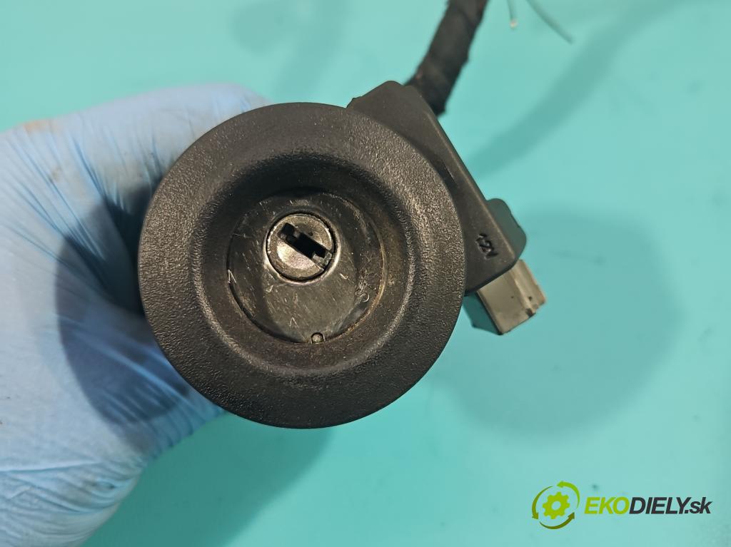 Renault Thalia I 1998-2009 1.4 8V 75 HP manual 55 kW 1390 cm3 4- Spínačka  (Spínacie skrinky a kľúče)