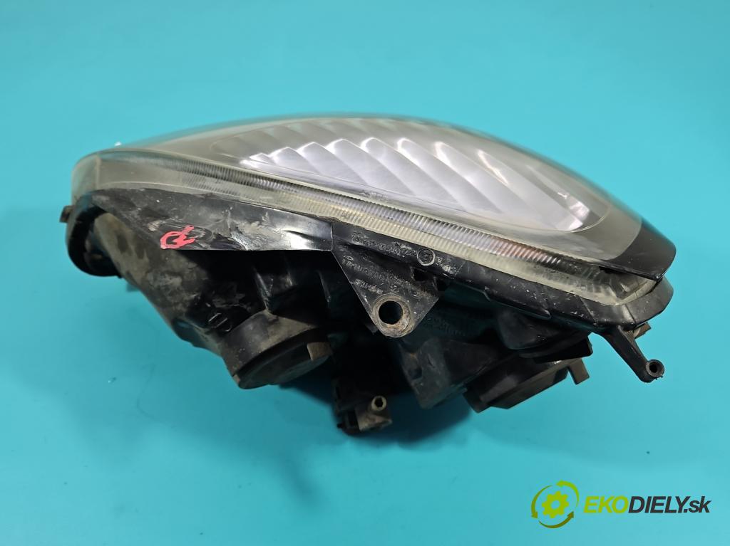 Renault Thalia I 1998-2009 1.4 8V 75 HP manual 55 kW 1390 cm3 4- Reflektor: pravý  (Pravé)