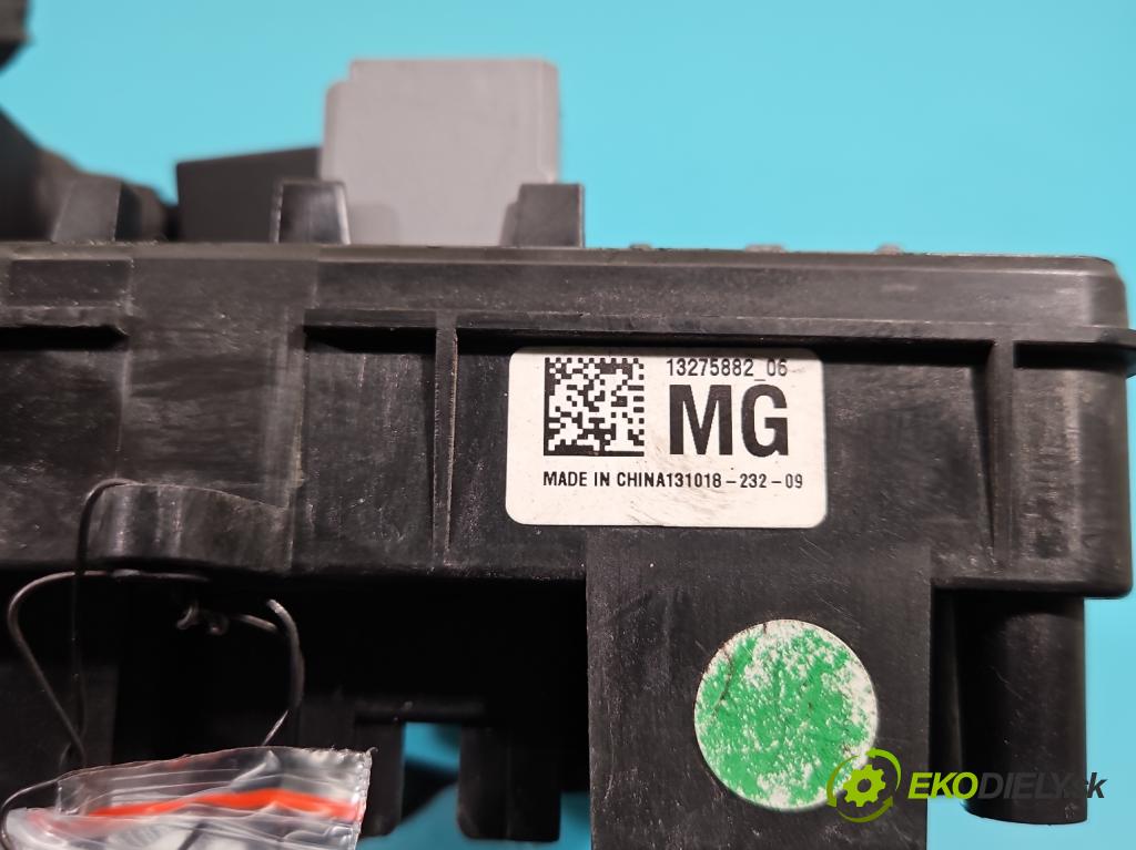 Opel Insignia A 2008-2017 2.0 cdti 160 hp manual 118 kW 1956 cm3 5- skříňka pojistková 13275882 (Pojistkové skříňky)