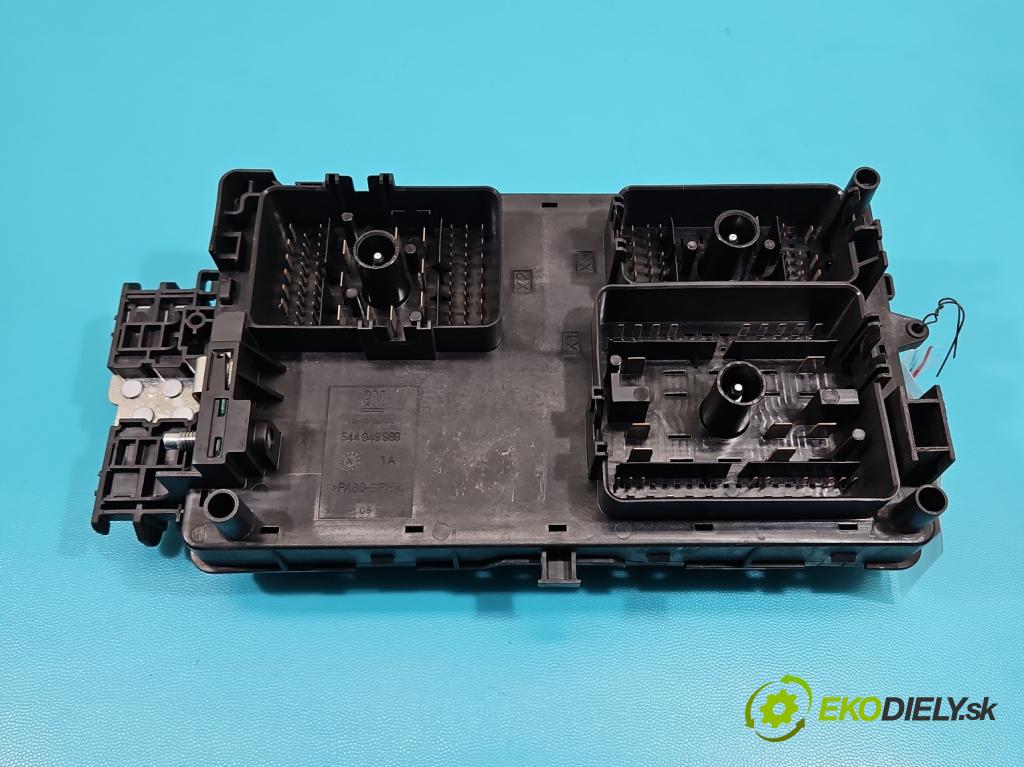 Opel Insignia A 2008-2017 2.0 cdti 160 hp manual 118 kW 1956 cm3 5- skříňka pojistková 13275882 (Pojistkové skříňky)