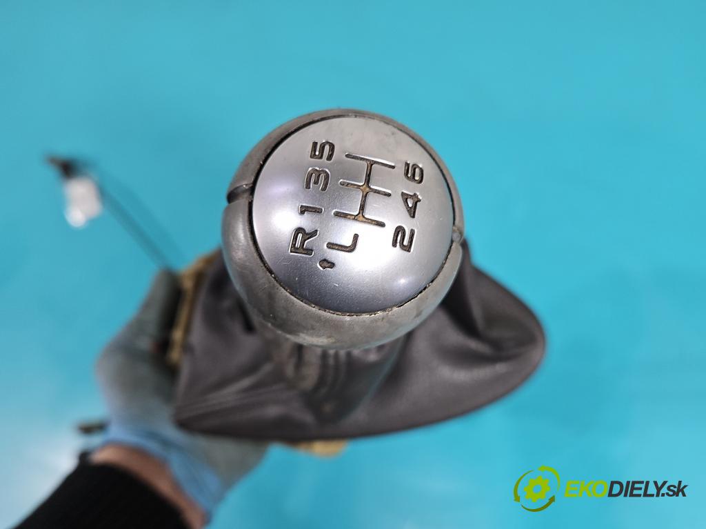 Lancia Phedra 2002-2010 2.2 JTD 128 HP manual 94 kW 2179 cm3 5- Páka: Změny: stupeň,rýchlosť  (Rýchlostná páka (kulisa))