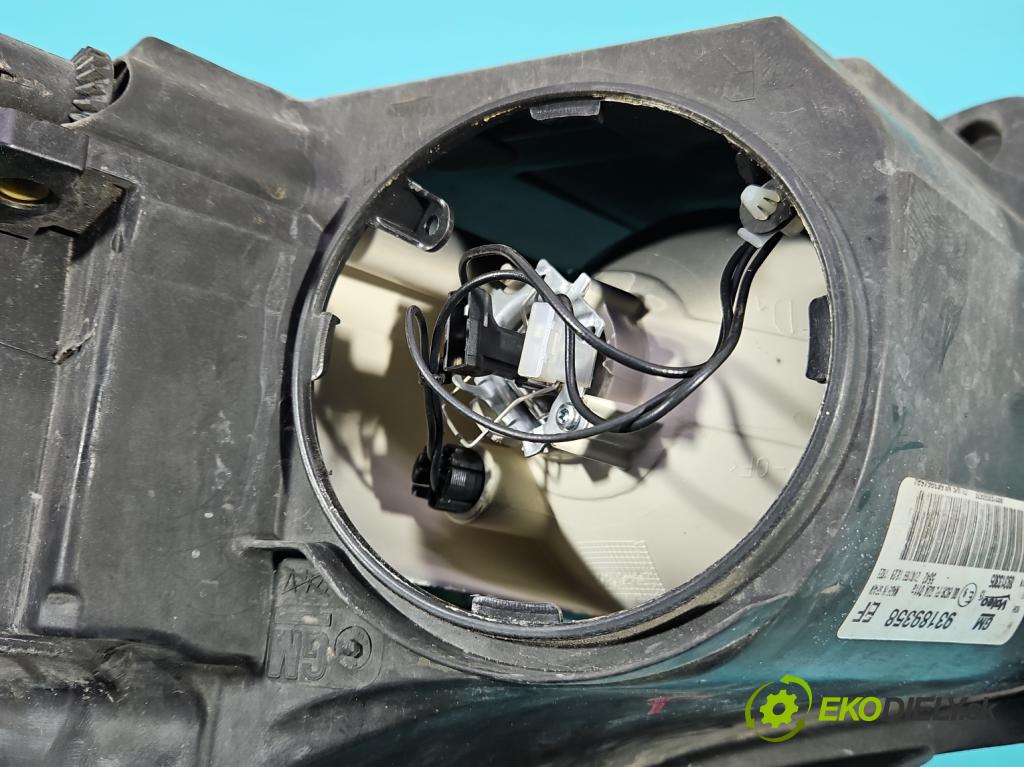 Opel Corsa D 2006-2014 1.2 16v 80 HP manual 59 kW 1229 cm3 3- Reflektor: pravý 93189358EF (Pravé)