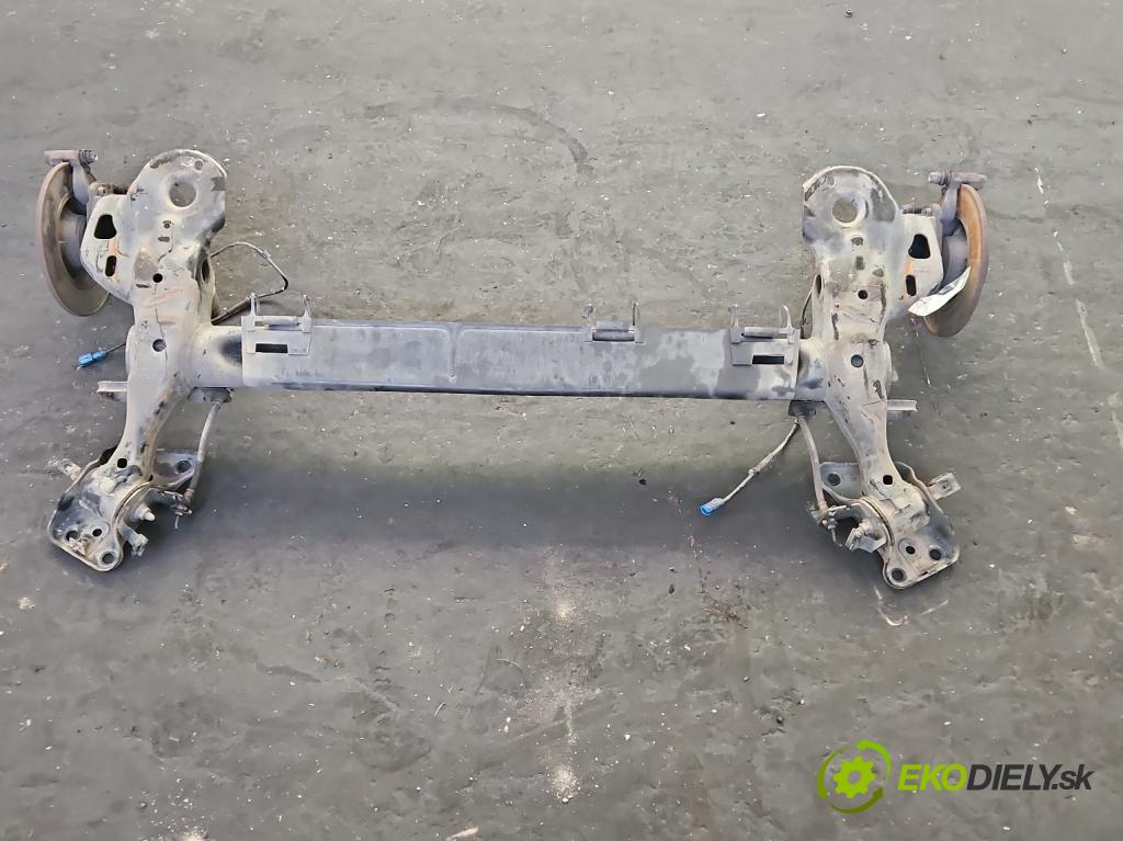 Peugeot 207 1.6 hdi 111KM manual 82 kW 1560 cm3 2- zadní výztuha  (Výztuhy zadní)