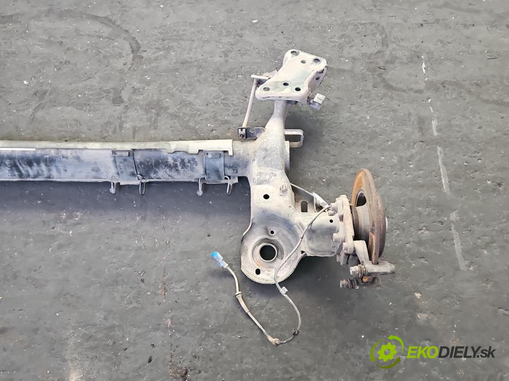 Peugeot 207 1.6 hdi 111KM manual 82 kW 1560 cm3 2- zadní výztuha  (Výztuhy zadní)