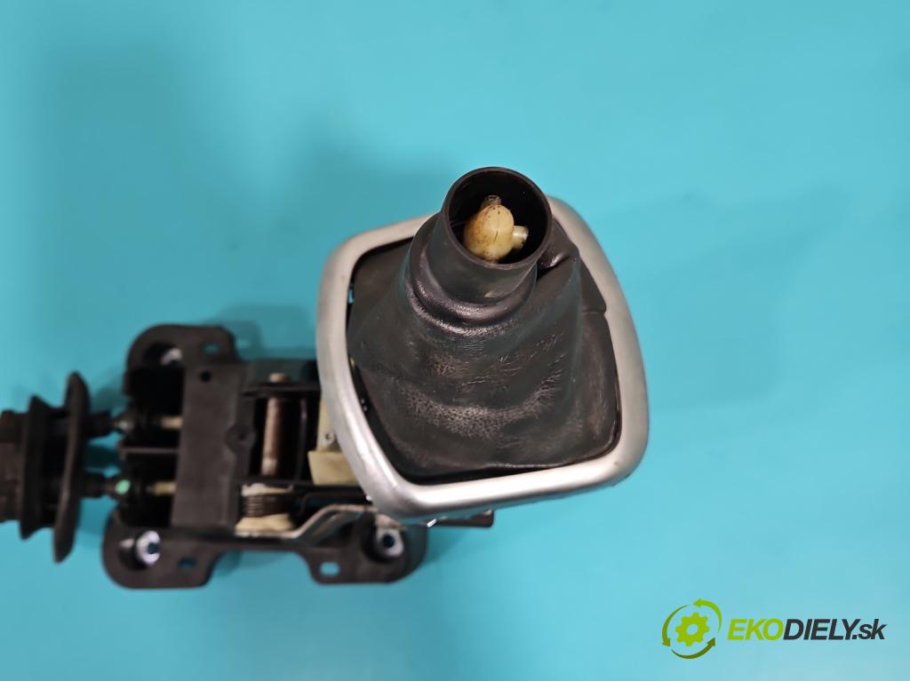 Peugeot 207 1.6 hdi 111KM manual 82 kW 1560 cm3 2- Páka: Změny: stupeň,rýchlosť 9806780680 (Rýchlostné páky / kulisy)