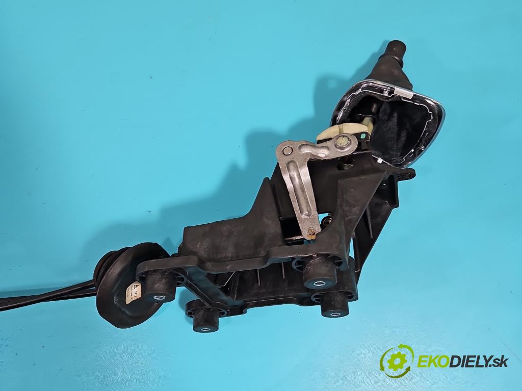 Peugeot 207 1.6 hdi 111KM manual 82 kW 1560 cm3 2- Páka: Změny: stupeň,rýchlosť 9806780680 (Rýchlostné páky / kulisy)