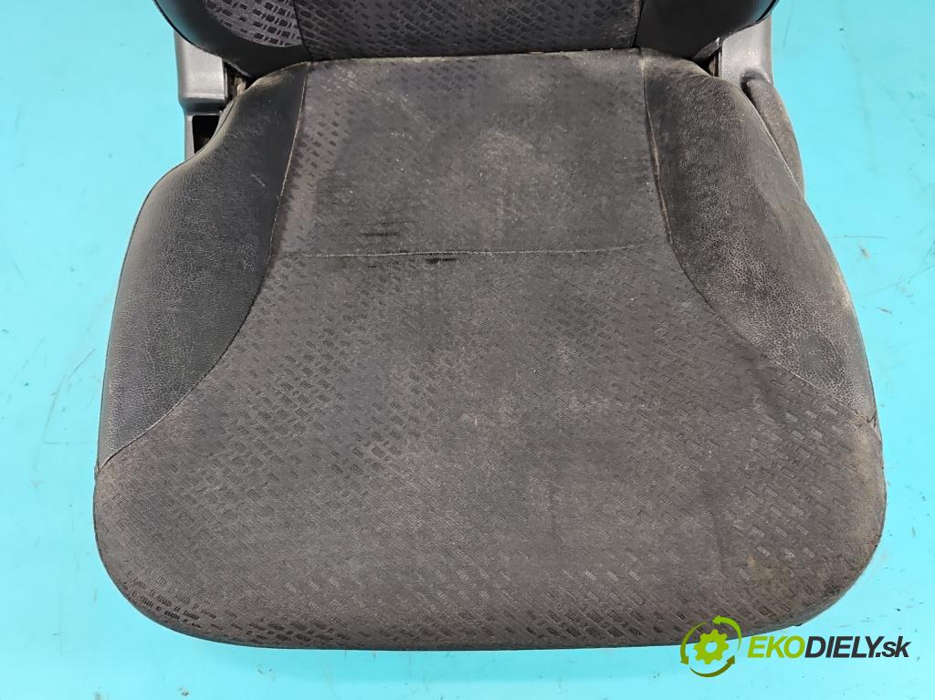 Honda CR-V II 2001-2006 2.0 16V 150 HP manual 110 kW 1998 cm3 5- Sedačka ľavý  (Sedačky, sedadlá)