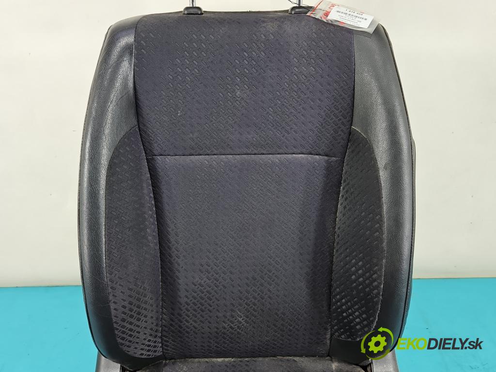 Honda CR-V II 2001-2006 2.0 16V 150 HP manual 110 kW 1998 cm3 5- Sedačka ľavý  (Sedačky, sedadlá)