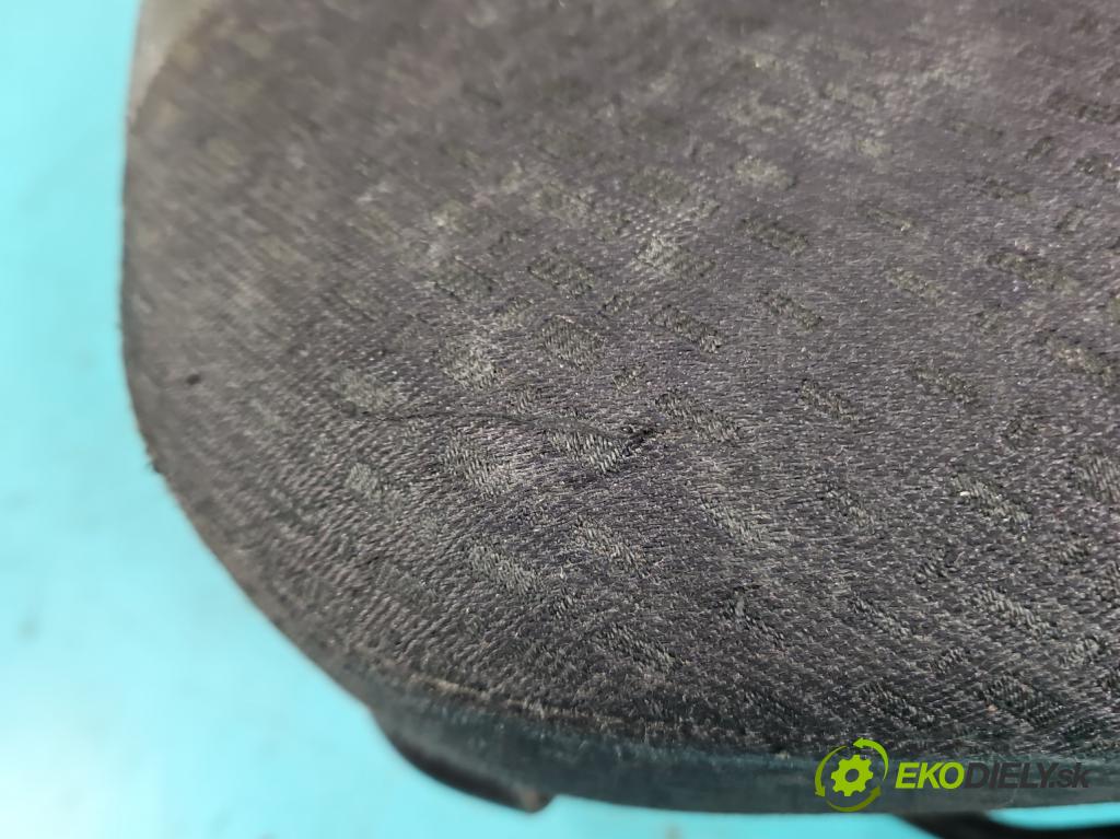 Honda CR-V II 2001-2006 2.0 16V 150 HP manual 110 kW 1998 cm3 5- Sedačka pravý  (Sedačky, sedadlá)