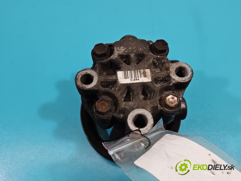 Toyota Avensis I T22 1997-2003 2.0 D4D 110 HP manual 81 kW 1995 cm3 5- čerpadlo posilovač  (Servočerpadlo, pumpa riadenia)