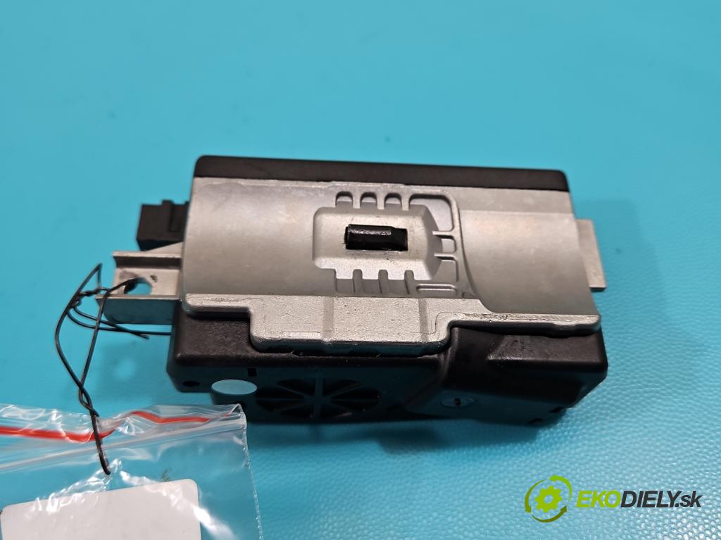 Audi Q5 2008-2016 2.0 TFSI 224hp automatic 165 kW 1984 cm3 5- Blokáda: řízení: 8K0905852E (Ostatné)