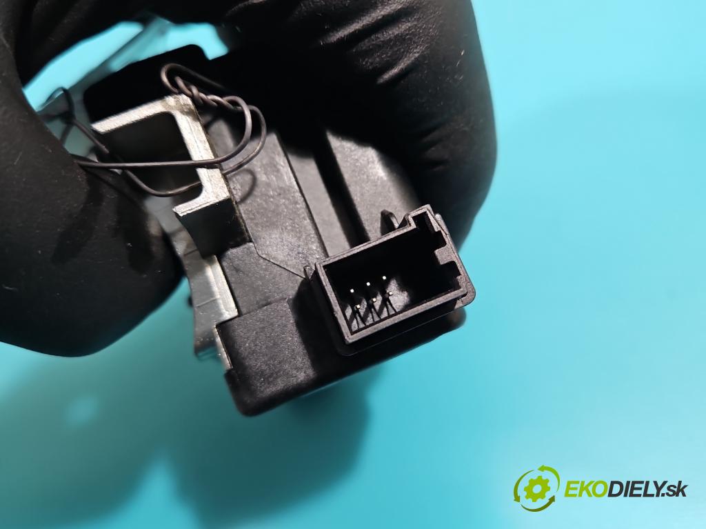 Audi Q5 2008-2016 2.0 TFSI 224hp automatic 165 kW 1984 cm3 5- Blokáda: řízení: 8K0905852E (Ostatné)