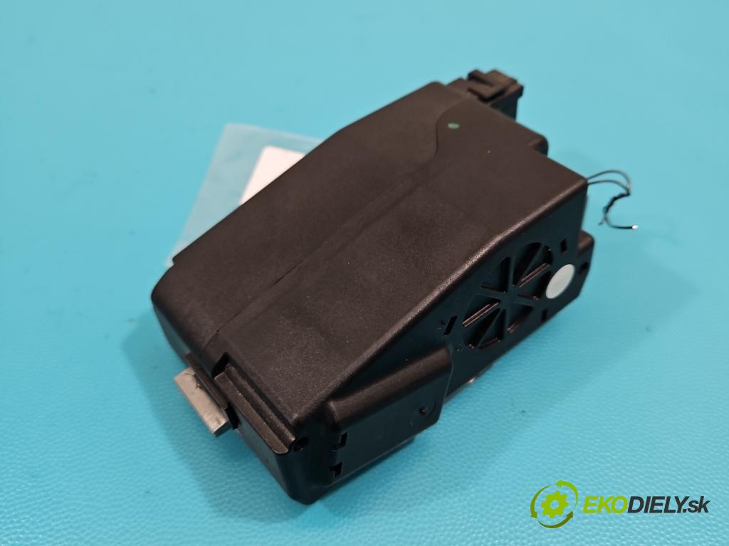 Audi Q5 2008-2016 2.0 TFSI 224hp automatic 165 kW 1984 cm3 5- Blokáda: řízení: 8K0905852E (Ostatné)