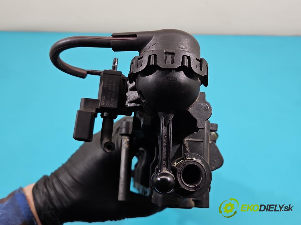 Audi Q5 2008-2016 2.0 TFSI 224hp automatic 165 kW 1984 cm3 5- zvod nasávací 06H133209F (Sacie potrubia)