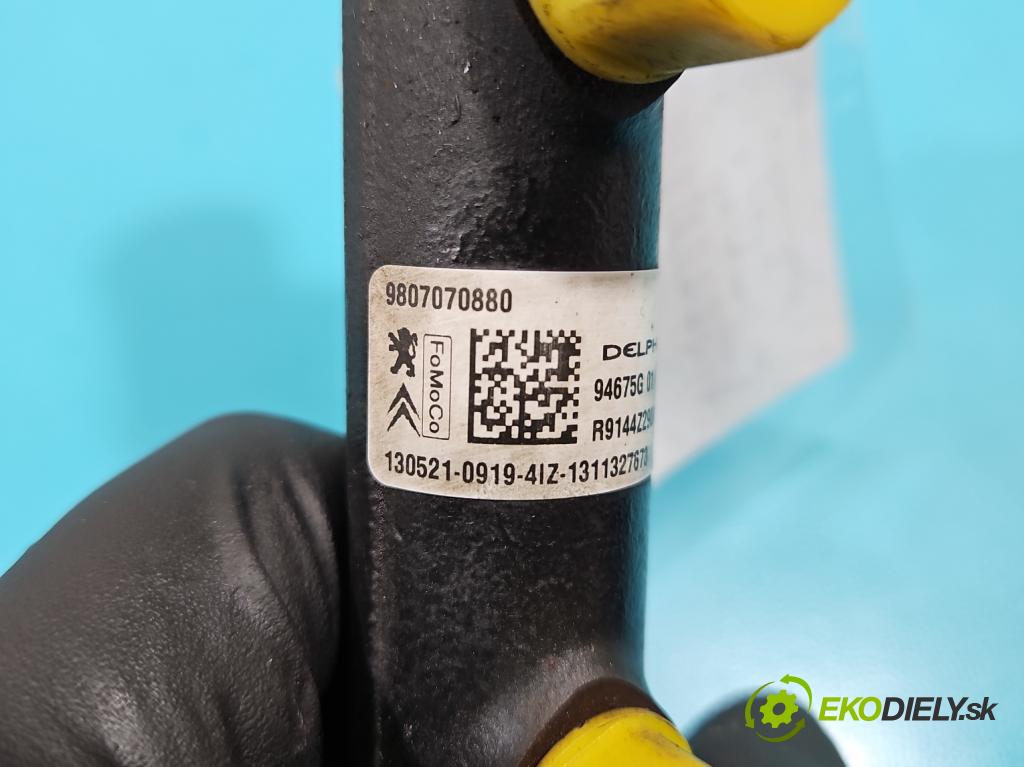 Peugeot 207 1.6 hdi 111KM manual 82 kW 1560 cm3 2- lišta vstrekovacia 9807070880 (Vstrekovacie lišty)