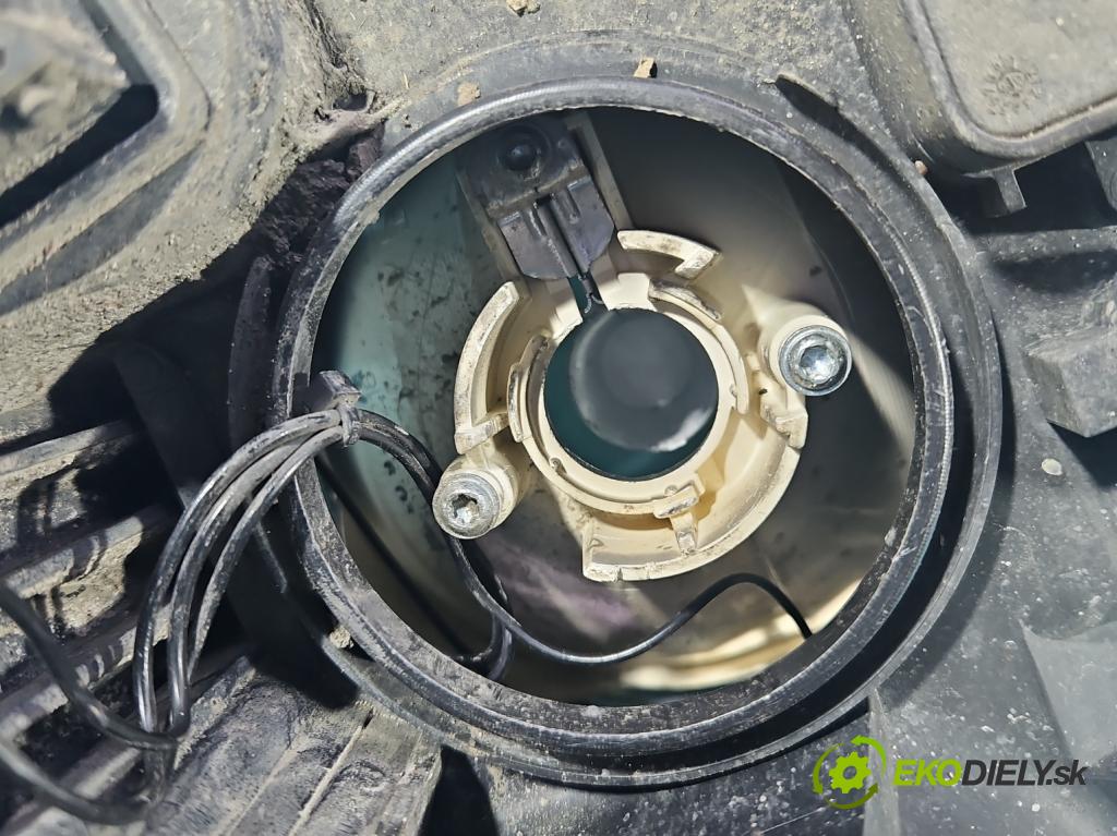 Opel Zafira B 2005-2014 1.9 CDTI 120 HP manual 88 kW 1910 cm3 5- Reflektor: pravý  (Pravé)