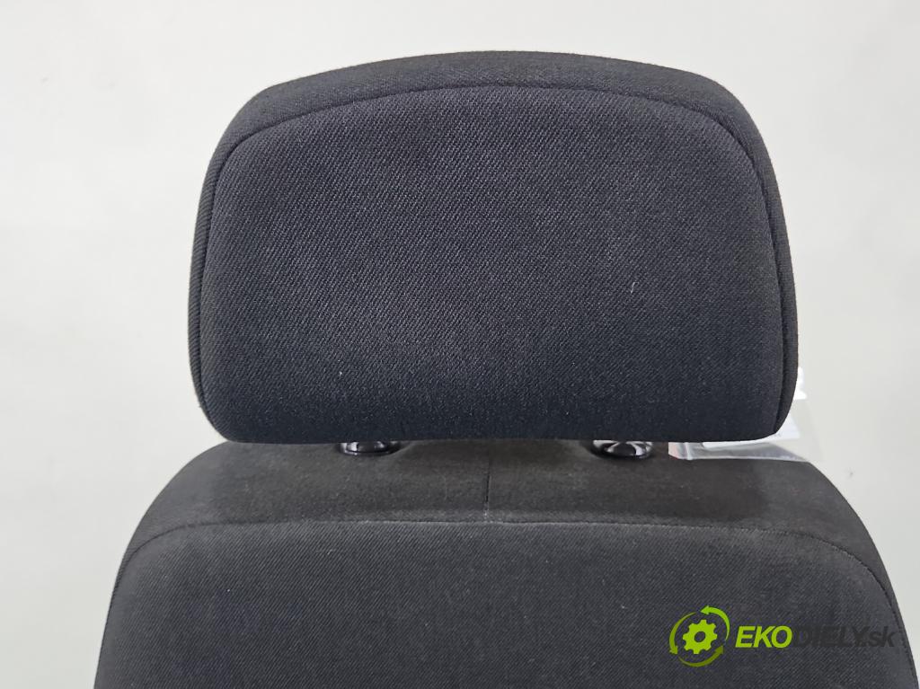 Opel Zafira B 2005-2014 1.9 CDTI 120 HP manual 88 kW 1910 cm3 5- Sedačka ľavý  (Sedačky, sedadlá)