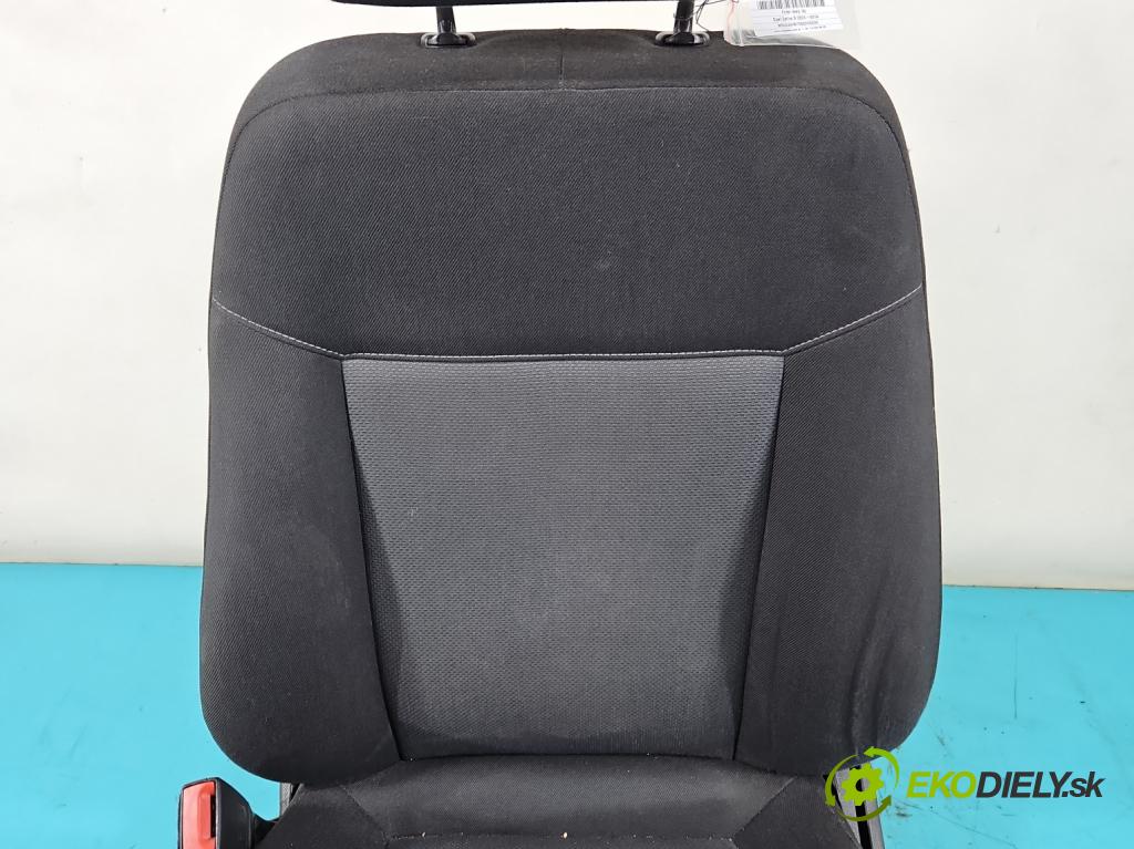 Opel Zafira B 2005-2014 1.9 CDTI 120 HP manual 88 kW 1910 cm3 5- Sedačka ľavý  (Sedačky, sedadlá)