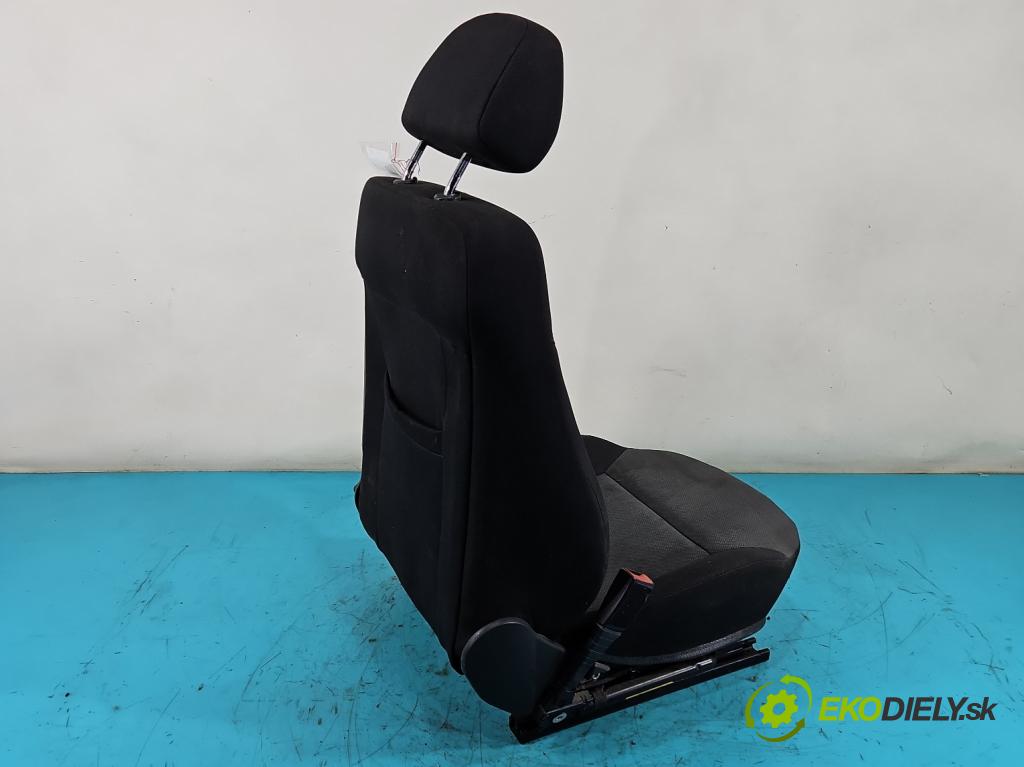 Opel Zafira B 2005-2014 1.9 CDTI 120 HP manual 88 kW 1910 cm3 5- Sedačka ľavý  (Sedačky, sedadlá)