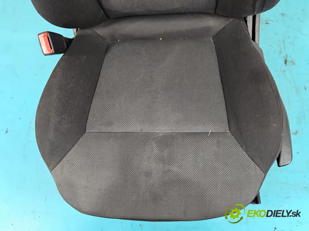 Opel Zafira B 2005-2014 1.9 CDTI 120 HP manual 88 kW 1910 cm3 5- Sedačka ľavý  (Sedačky, sedadlá)