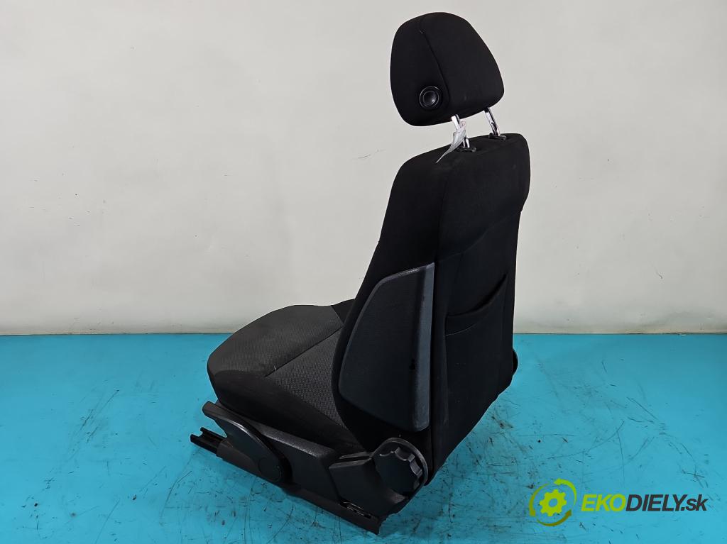 Opel Zafira B 2005-2014 1.9 CDTI 120 HP manual 88 kW 1910 cm3 5- Sedačka ľavý  (Sedačky, sedadlá)