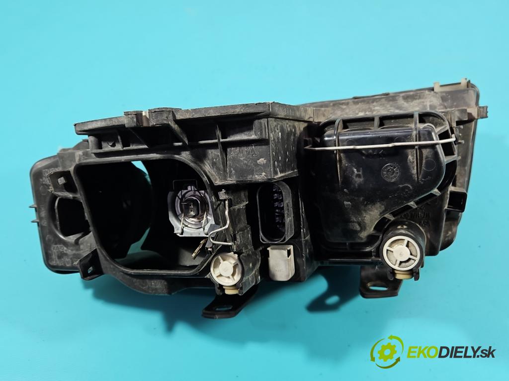 Audi A4 B6 2000-2004 2.0 20V 131 HP manual 96 kW 1984 cm3 4- Reflektor: pravý 8E0941004F (Pravé)