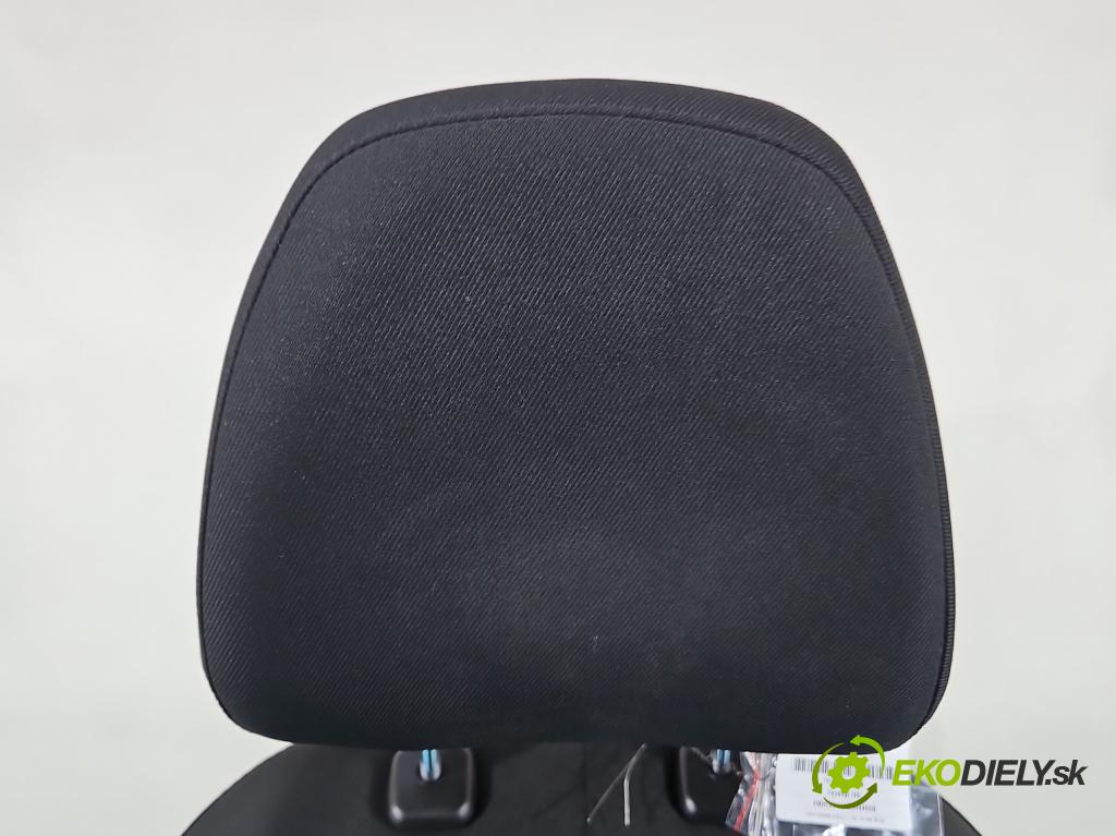 Hyundai I40 1.7 crdi 136 HP manual 100 kW 1685 cm3 5- Sedačka pravý  (Sedačky, sedadlá)