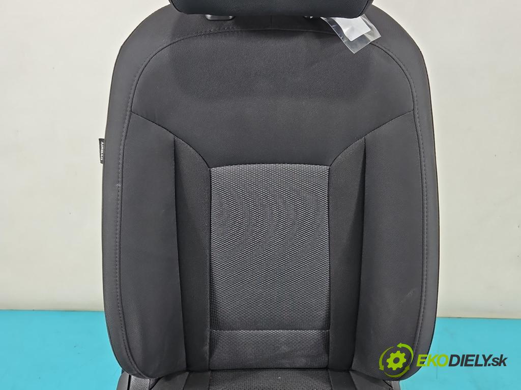 Hyundai I40 1.7 crdi 136 HP manual 100 kW 1685 cm3 5- Sedačka pravý  (Sedačky, sedadlá)