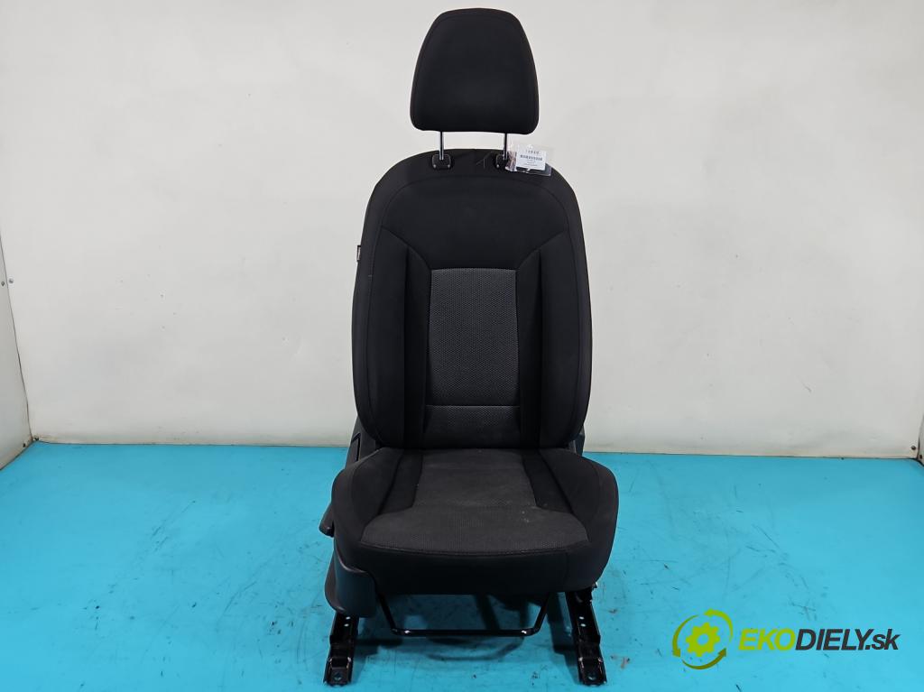 Hyundai I40 1.7 crdi 136 HP manual 100 kW 1685 cm3 5- Sedačka pravý  (Sedačky, sedadlá)