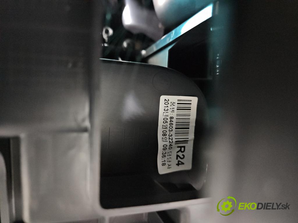 Hyundai I40 1.7 crdi 136 HP manual 100 kW 1685 cm3 5- operadlo 84630-3Z450 (Lakťové opierky)