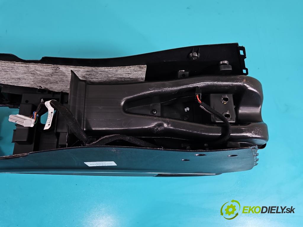 Hyundai I40 1.7 crdi 136 HP manual 100 kW 1685 cm3 5- operadlo 84630-3Z450 (Lakťové opierky)