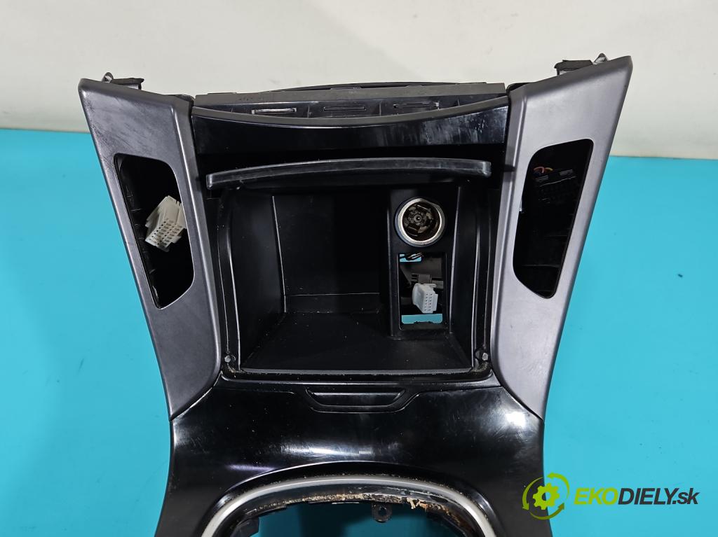 Hyundai I40 1.7 crdi 136 HP manual 100 kW 1685 cm3 5- operadlo 84630-3Z450 (Lakťové opierky)