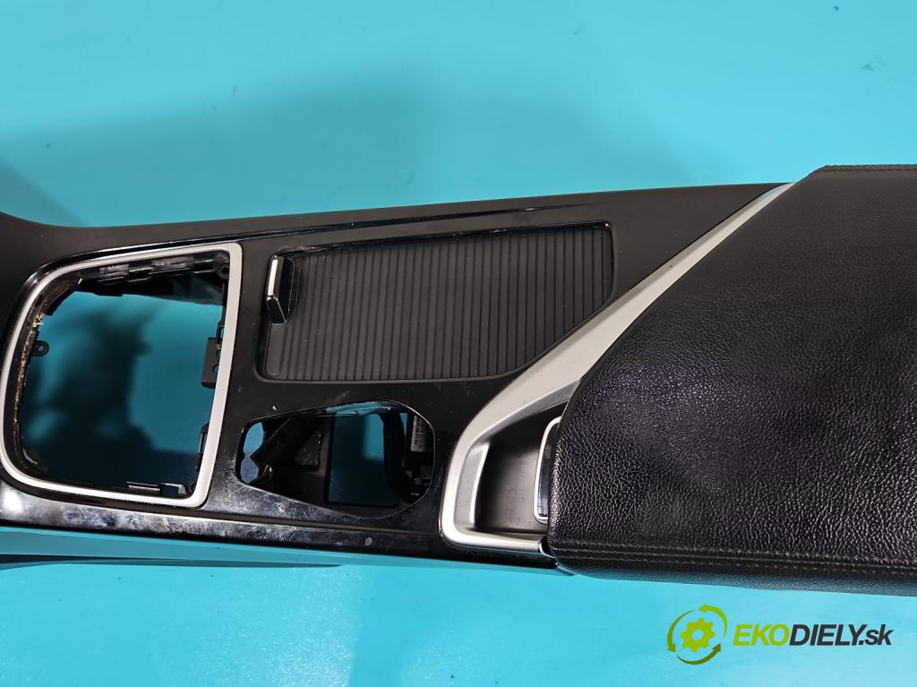 Hyundai I40 1.7 crdi 136 HP manual 100 kW 1685 cm3 5- operadlo 84630-3Z450 (Lakťové opierky)