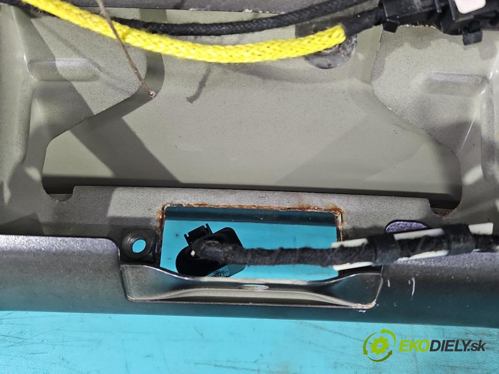 Vw Golf V 2003-2009 1.6 fsi 116 hp manual 85 kW 1598 cm3 5- zadní kufrové dveře  (Zadní kapoty)