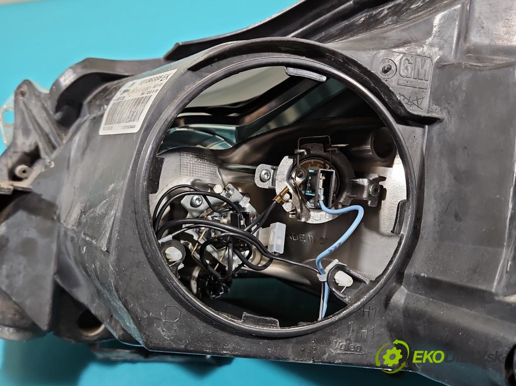 Opel Corsa D 2006-2014 1.2 16V 80 HP manual 59 kW 1229 cm3 3- Reflektor: pravý 13186386 (Pravé)