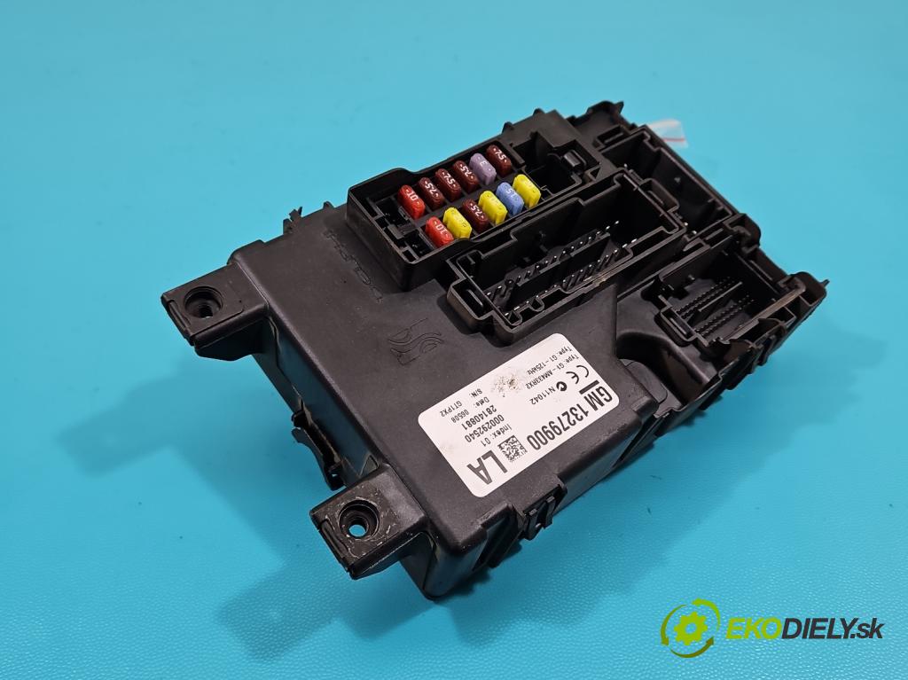 Opel Corsa D 2006-2014 1.2 16V 80 hp manual 59 kW 1229 cm3 3- skříňka pojistková 13279900 (Pojistkové skříňky)
