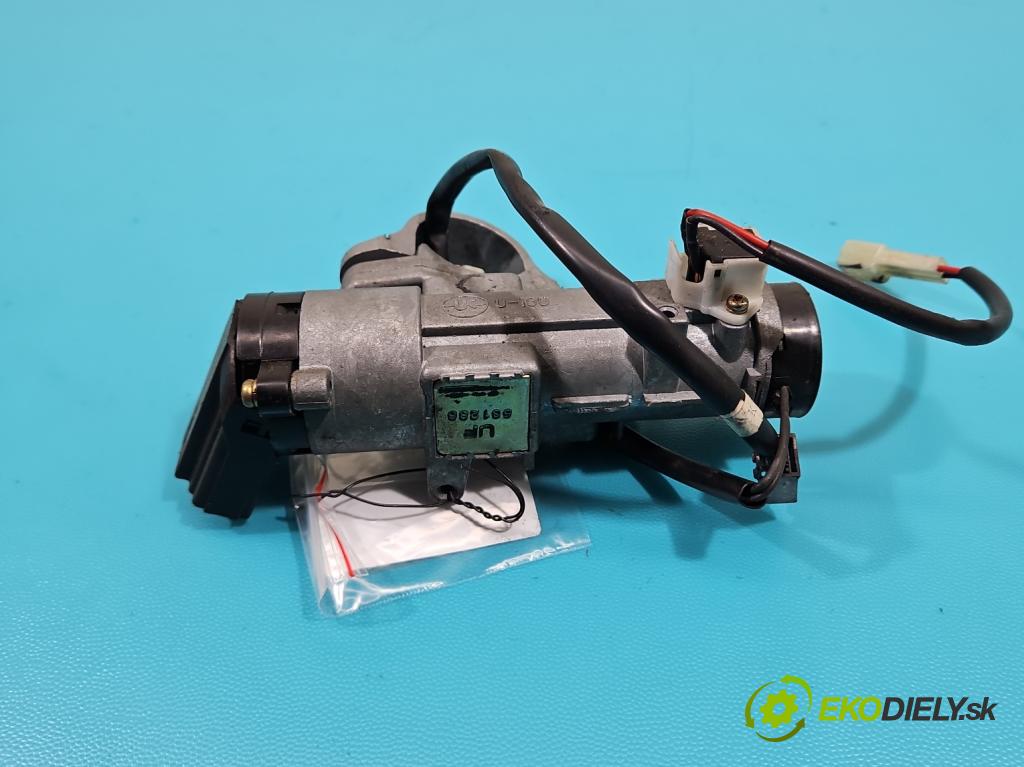 Daewoo Tacuma 2.0 16V 121KM manual 89 kW 1998 cm3 5- Spínačka (Spínacie skrinky a kľúče)