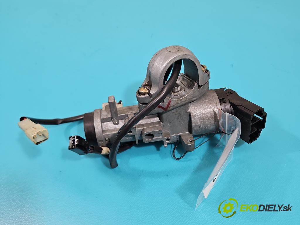 Daewoo Tacuma 2.0 16V 121KM manual 89 kW 1998 cm3 5- Spínačka (Spínacie skrinky a kľúče)