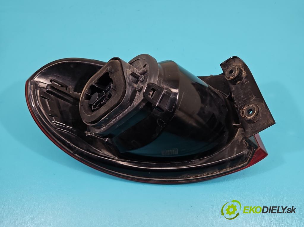 Vw Tiguan I 2007-2016 2.0 tdi 140 HP automatic 103 kW 1968 cm3 5- svetlo / reflektor zadné pravé 5N0945096H (Kľučka dverí ostatné)