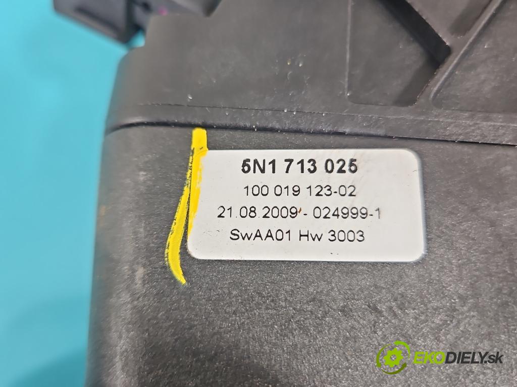 Vw Tiguan I 2007-2016 2.0 tdi 140 HP automatic 103 kW 1968 cm3 5- Páka: Změny: stupeň,rýchlosť 5N1713025 (Rýchlostná páka (kulisa))