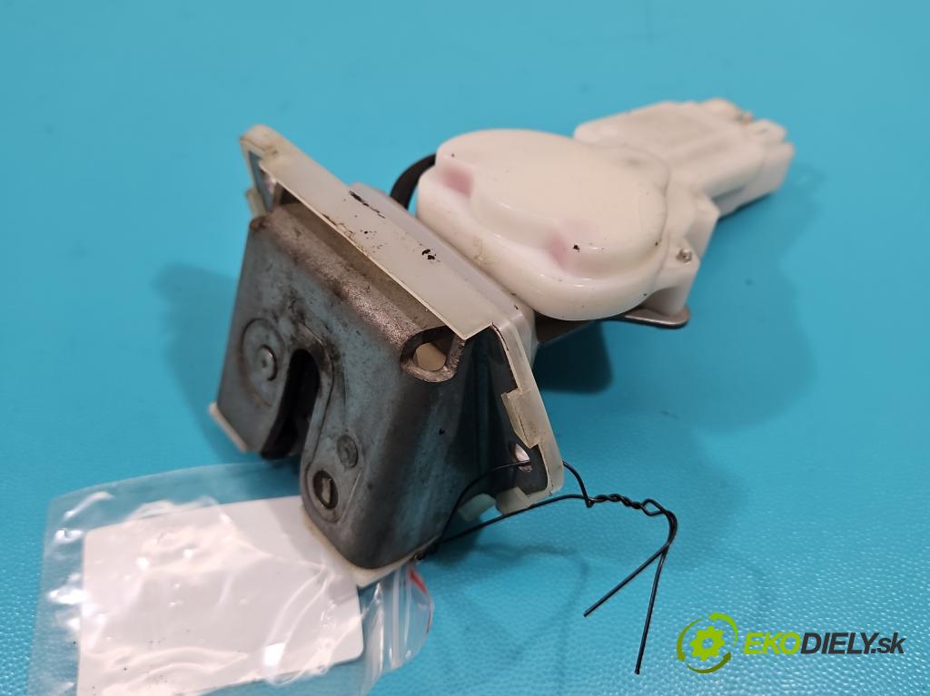 Fiat Sedici 1.9 jtd 120 hp manual 88 kW 1910 cm3 5- zámek kufrových dveří zadní 