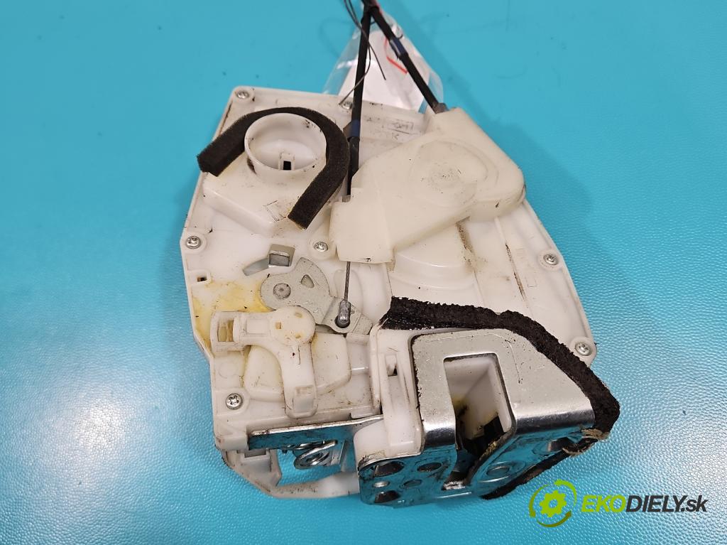 Fiat Sedici 1.9 jtd 120 hp manual 88 kW 1910 cm3 5- zámek zadní pravý