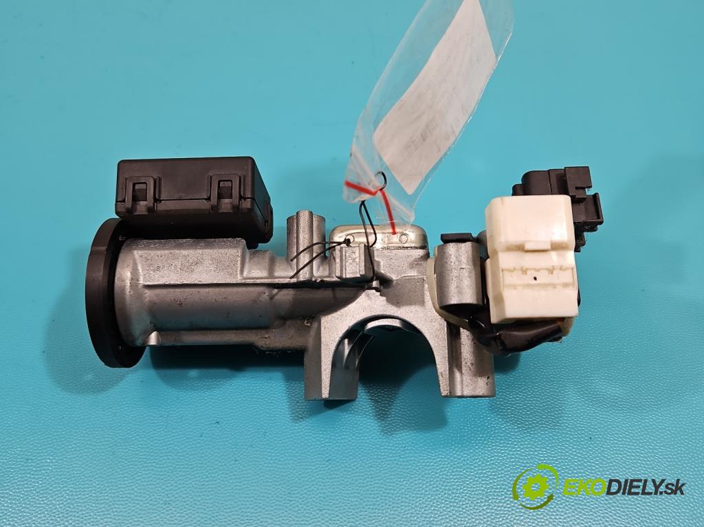 Fiat Sedici 1.9 jtd 120 HP manual 88 kW 1910 cm3 5- Spínačka  (Spínacie skrinky a kľúče)