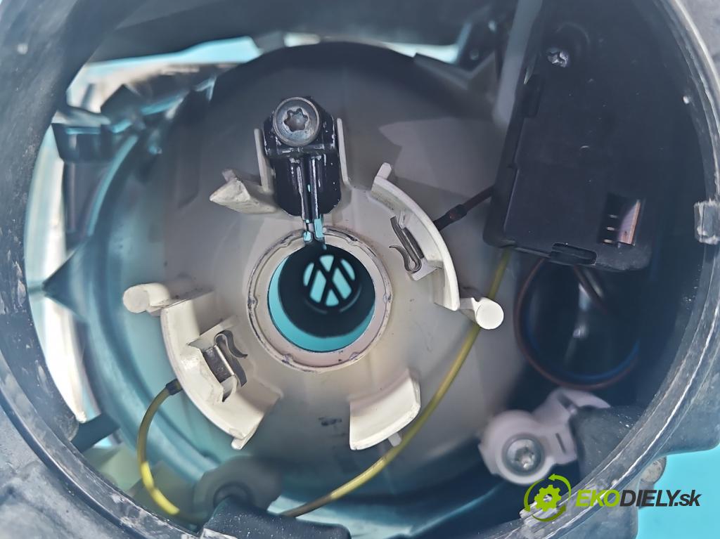 Vw Golf V 2003-2009 1.6 fsi 116 HP manual 85 kW 1598 cm3 5- Reflektor: pravý  (Pravé)