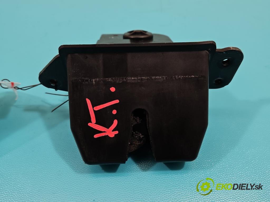 Hyundai I40 1.7 crdi 136hp manual 100 kW 1685 cm3 5- zámek kufrových dveří zadní