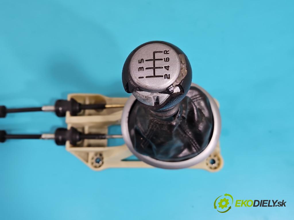 Fiat Sedici 1.9 jtd 120 HP manual 88 kW 1910 cm3 5- Páka: Změny: stupeň,rýchlosť  (Rýchlostné páky / kulisy)