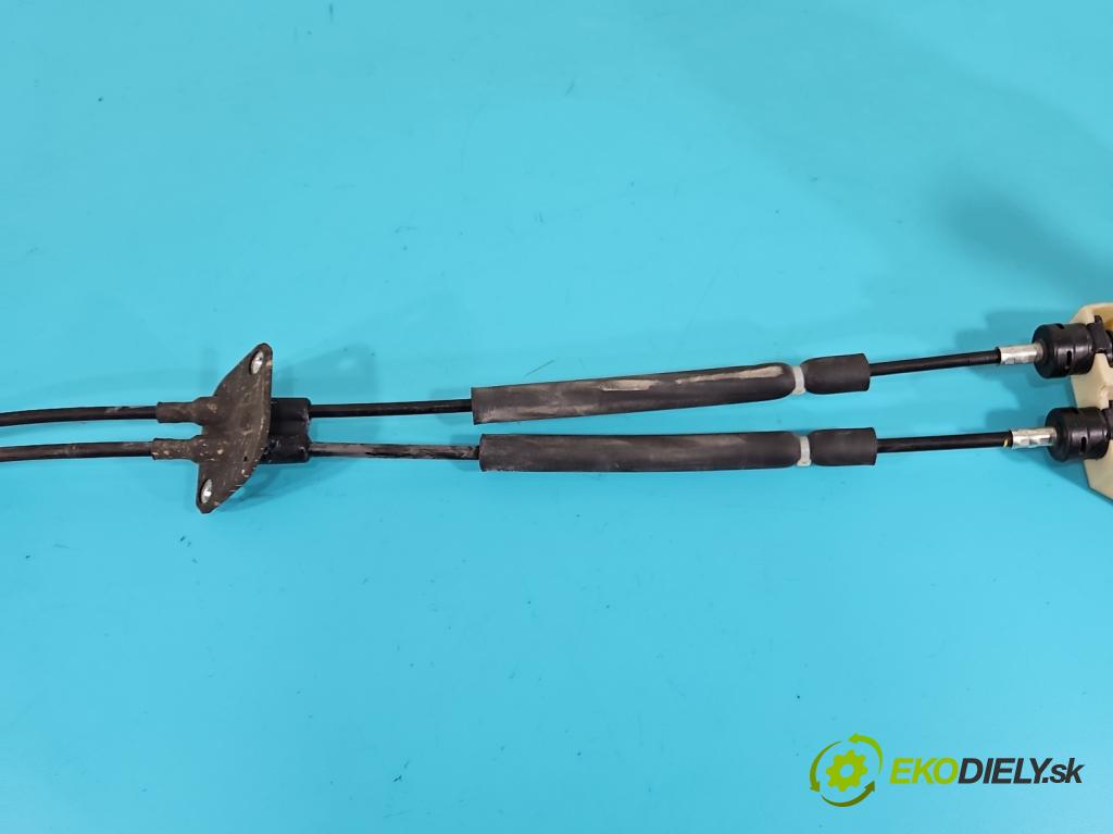 Fiat Sedici 1.9 jtd 120 HP manual 88 kW 1910 cm3 5- Páka: Změny: stupeň,rýchlosť  (Rýchlostné páky / kulisy)